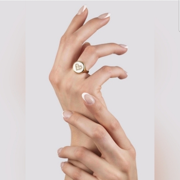 FURLA HEART RING 💛🤍 Size 7 - Picture 4 of 9